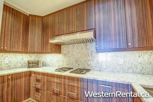 69** Isleview Road, West Vancouver, BC 