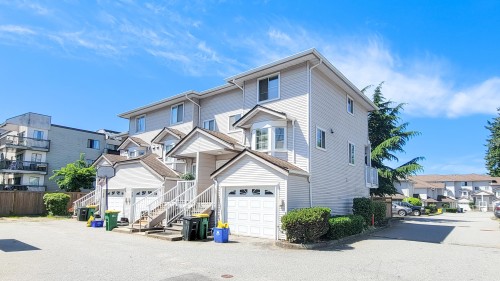 20-12188 Harris Road  Pitt Meadows, BC V3Y 2N3