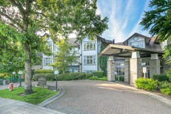 202-83 Star Crescent  New Westminster, BC V3M 6X8