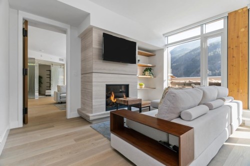 604-6687 Nelson Avenue, West Vancouver, BC 