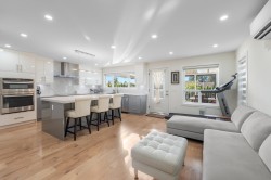 8649 11th Avenue  Burnaby, BC V3N 2P9