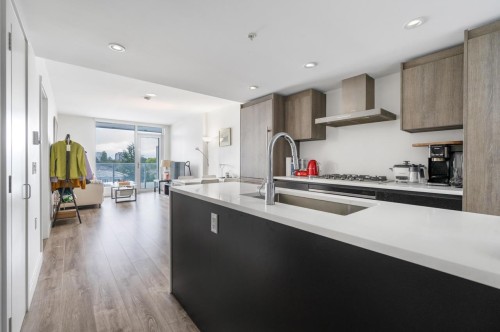 720-6328 No. 3 Road, Richmond, BC 