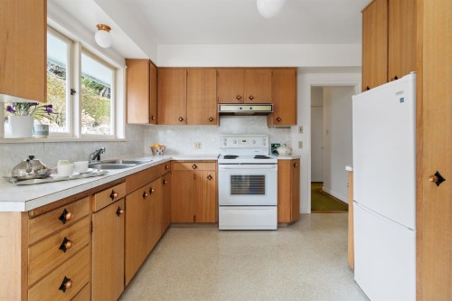 1165 Lawson Avenue, West Vancouver, BC 