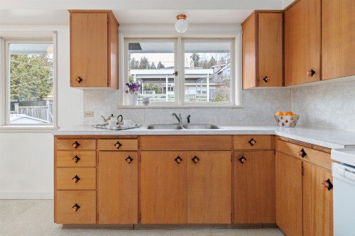 1165 Lawson Avenue, West Vancouver, BC 