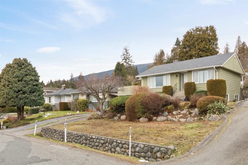 1165 Lawson Avenue, West Vancouver, BC 