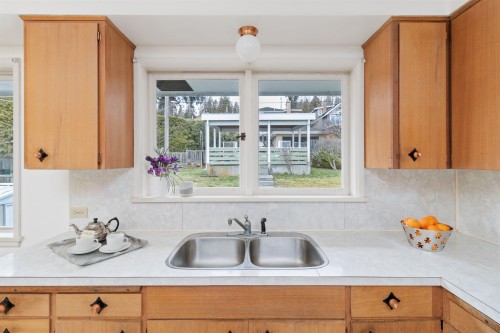 1165 Lawson Avenue, West Vancouver, BC 