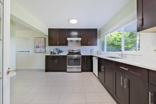 2365 Queens Avenue, West Vancouver, BC 