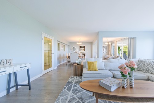 2365 Queens Avenue, West Vancouver, BC 