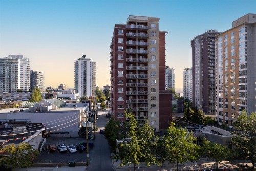 1604-121 15Th Street W, North Vancouver, BC 