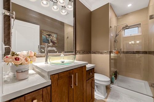 136 59Th Avenue E, Vancouver, BC 