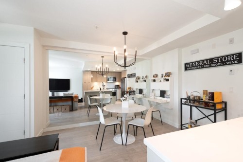 Th13-108 8Th Street E, North Vancouver, BC 