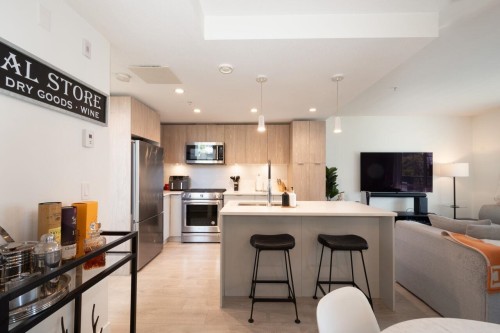 Th13-108 8Th Street E, North Vancouver, BC 