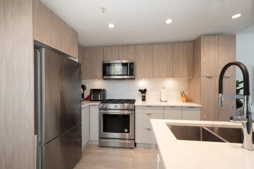 Th13-108 8Th Street E, North Vancouver, BC 