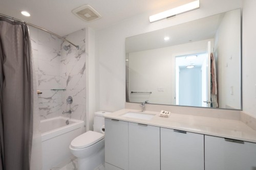 Th13-108 8Th Street E, North Vancouver, BC 