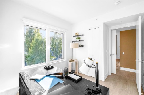 2071 1St Avenue E, Vancouver, BC 