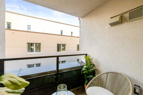 2071 1St Avenue E, Vancouver, BC 