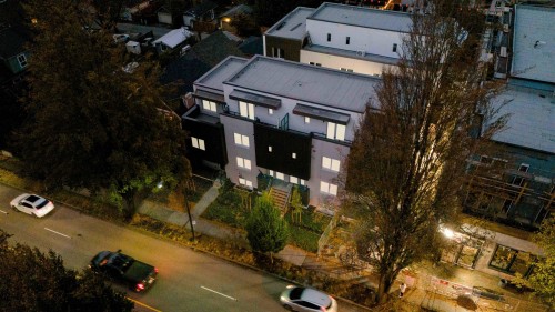 2071 1St Avenue E, Vancouver, BC 