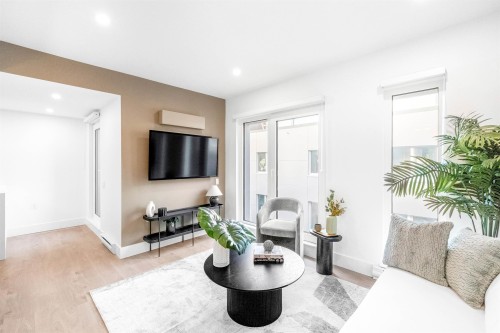 2071 1St Avenue E, Vancouver, BC 