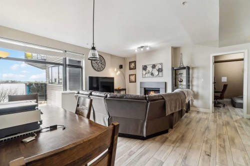 201-14300 Riverport Way, Richmond, BC 