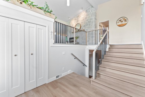 8 Halss Crescent, Vancouver, BC 
