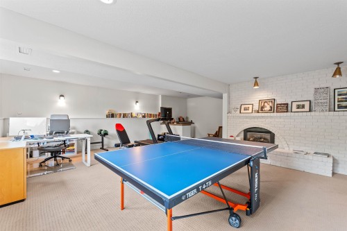 8 Halss Crescent, Vancouver, BC 