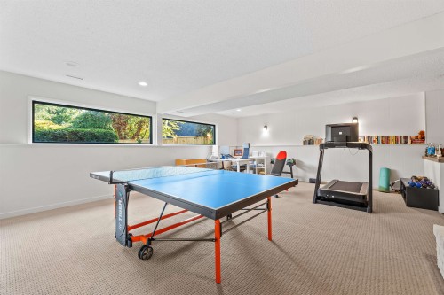 8 Halss Crescent, Vancouver, BC 