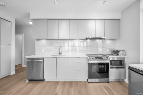 1201-8761 University Crescent, Burnaby, BC 