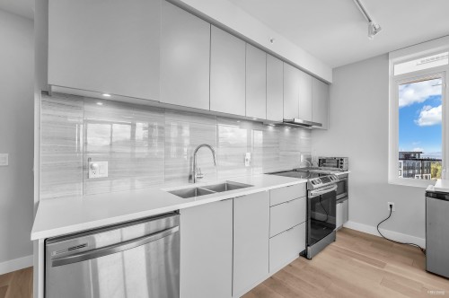 1201-8761 University Crescent, Burnaby, BC 