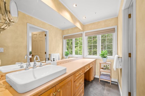 4622 Cove Cliff Road, North Vancouver, BC 