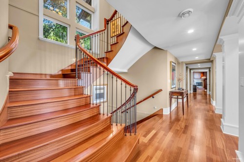 2495 Hudson Court, West Vancouver, BC 