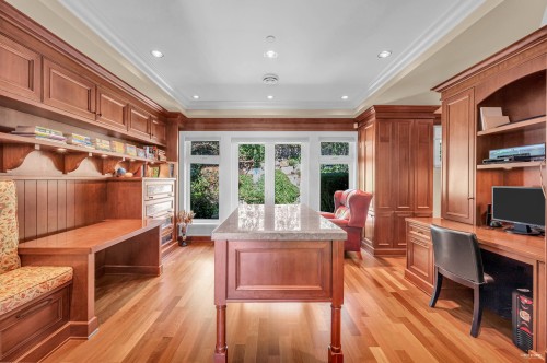 2495 Hudson Court, West Vancouver, BC 