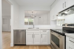 101-1959 2nd Avenue W Vancouver, BC V6J 1J2