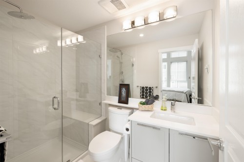 2-5551 Admiral Way, Delta, BC 