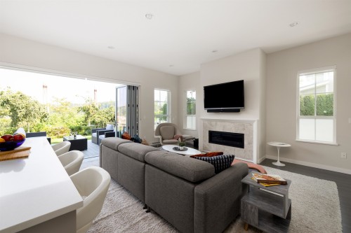 2-5551 Admiral Way, Delta, BC 