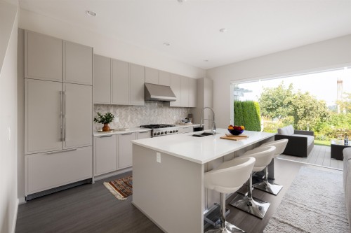 2-5551 Admiral Way, Delta, BC 