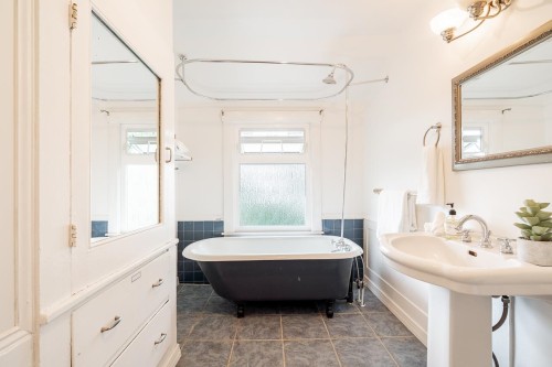 202 Seventh Street, New Westminster, BC 