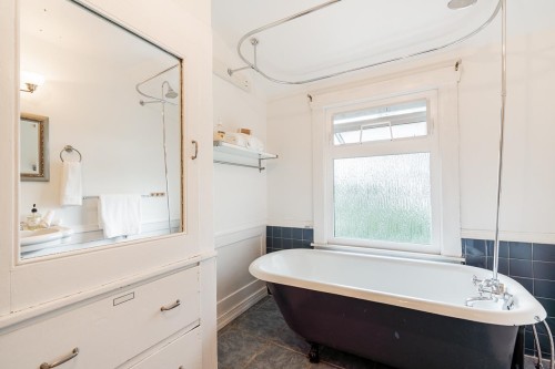 202 Seventh Street, New Westminster, BC 