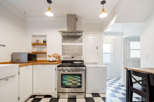 202 Seventh Street, New Westminster, BC 