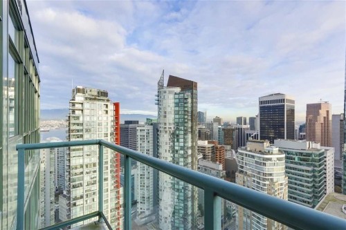 3209-1239 Georgia Street W Vancouver, BC V6E 4R8