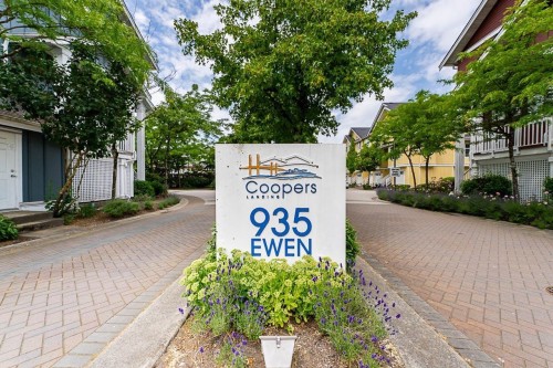 35-935 Ewen Avenue  New Westminster, BC V3M 0A1