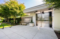101-988 Keith Road  West Vancouver, BC V7T 1M3