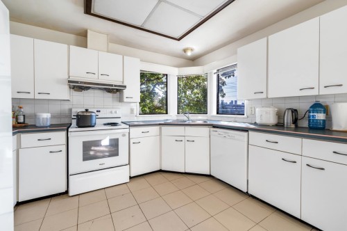 4325 Mahon Avenue, Burnaby, BC 