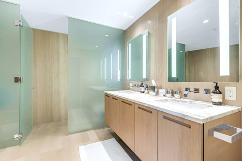 230X-1011 Cordova W, Vancouver, BC 