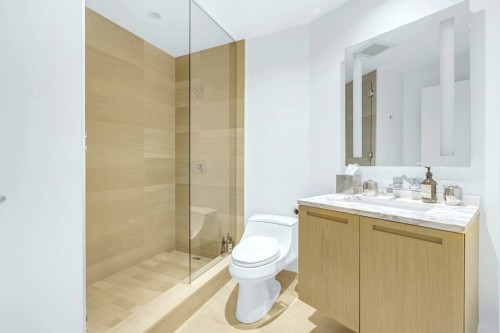 230X-1011 Cordova W, Vancouver, BC 