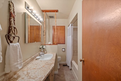 2239 Windridge Drive, North Vancouver, BC 