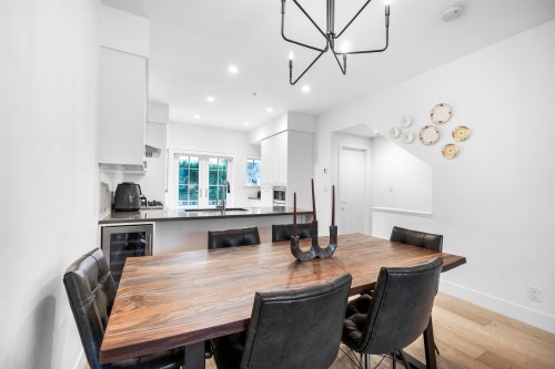 5-1133 Ridgewood Drive, North Vancouver, BC 