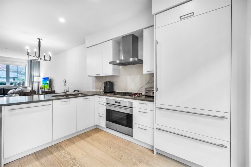 5-1133 Ridgewood Drive, North Vancouver, BC 