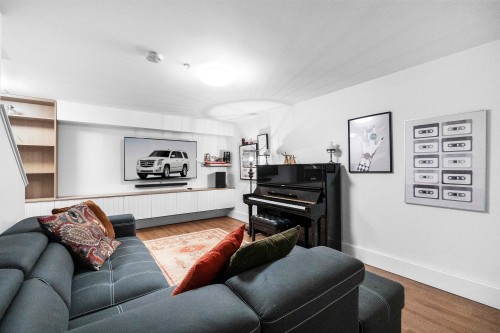 5-1133 Ridgewood Drive, North Vancouver, BC 