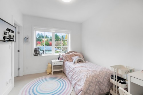 5-1133 Ridgewood Drive, North Vancouver, BC 