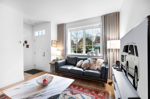 5-1133 Ridgewood Drive, North Vancouver, BC 